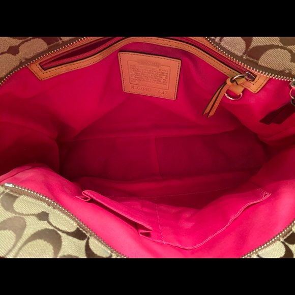 👛MIXED PATTERN MEDIUM SIZED COACH BAG👛 - Picture 4 of 6